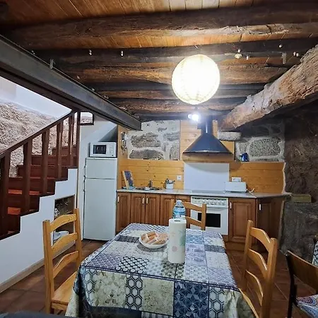 Dom wakacyjny La Casa De Rocas - En La Ribeira Sacra *